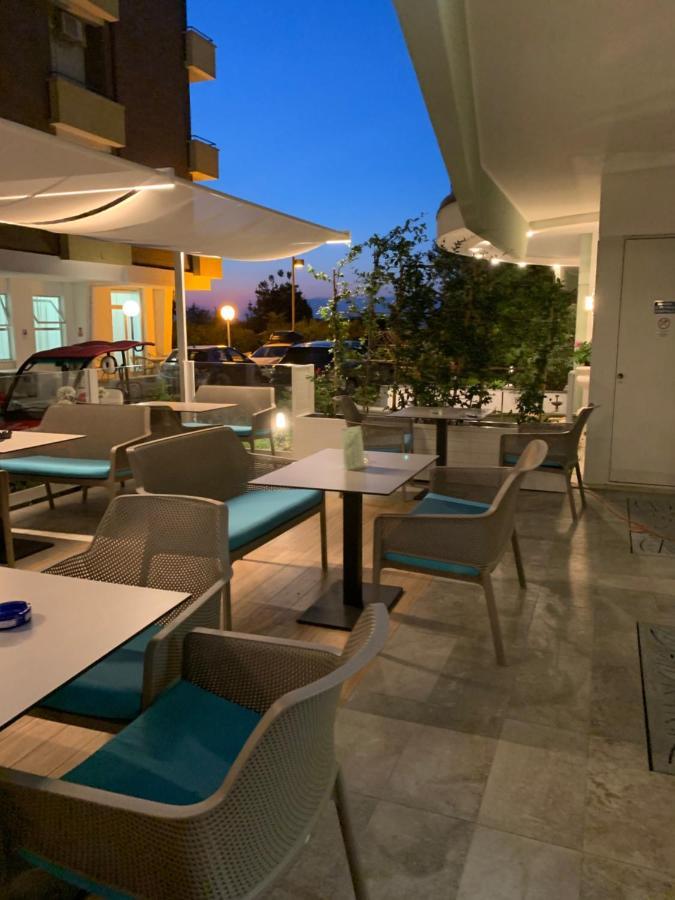 Hotel Majestic Gabicce Mare Ngoại thất bức ảnh