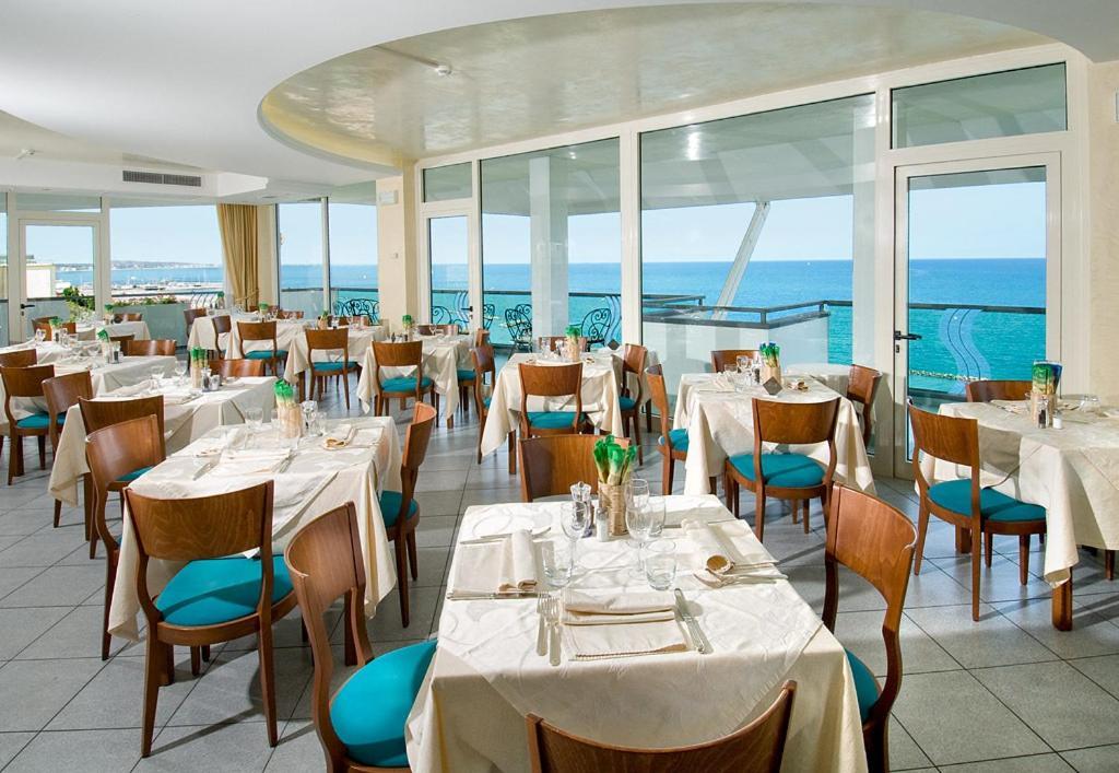 Hotel Majestic Gabicce Mare Ngoại thất bức ảnh