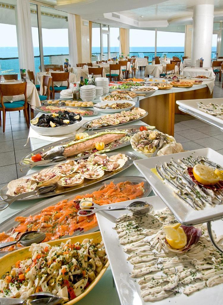Hotel Majestic Gabicce Mare Ngoại thất bức ảnh