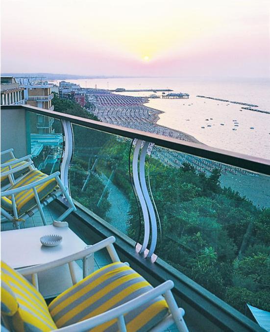 Hotel Majestic Gabicce Mare Ngoại thất bức ảnh
