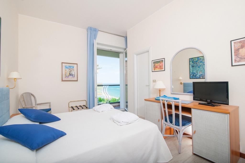 Hotel Majestic Gabicce Mare Ngoại thất bức ảnh