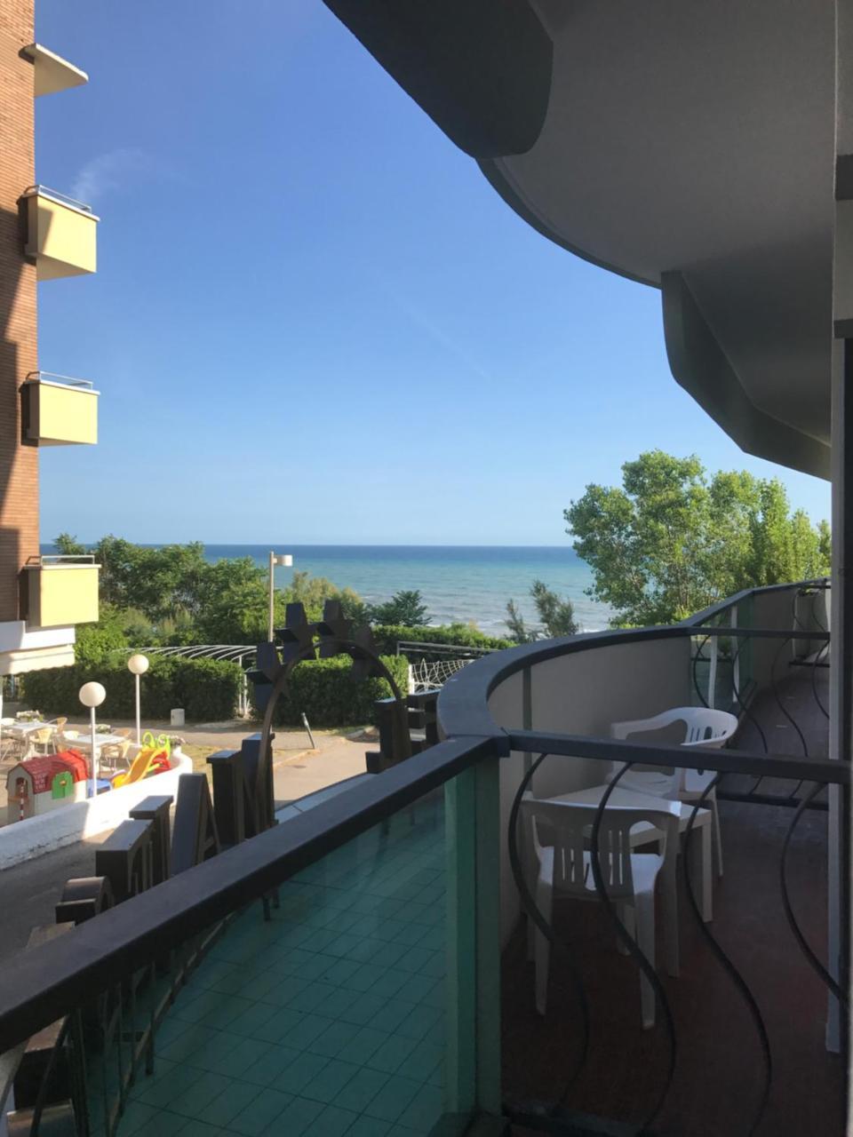 Hotel Majestic Gabicce Mare Ngoại thất bức ảnh